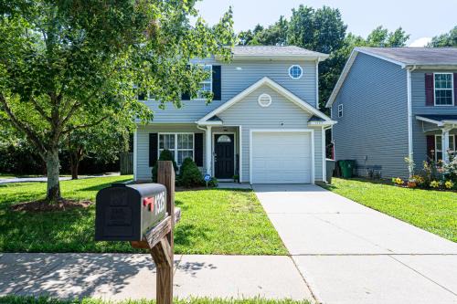 Oakdale House | Welcome to Charlotte Nest!