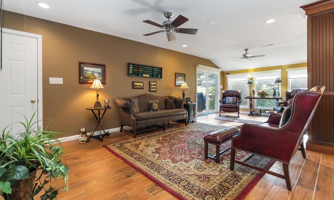 Bronston Condo | Welcome to Double Eagle on Seven- Lake Cumberland's Elegant Golf Side Retreat