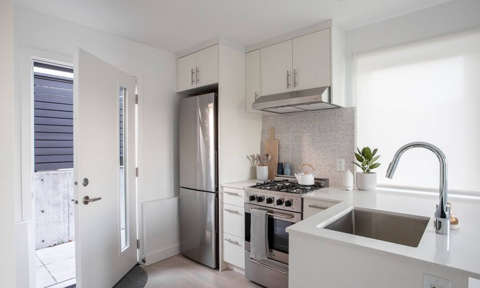 Hastings House | Welcome to Kinn - Calm + Minimal Guest House