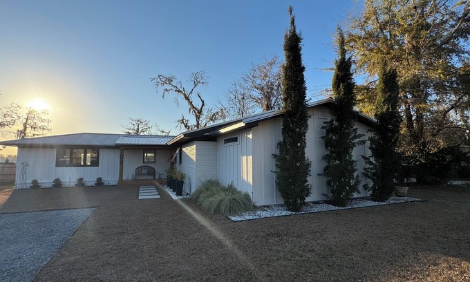 Lake Park House | Welcome to our home! Lakefront Living, Where Beautiful Sunsets are unforgettable