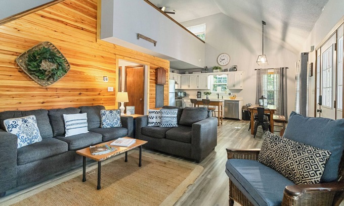 Sloans Valley House | Welcome to “Stealing Time” – Your Cozy Getaway