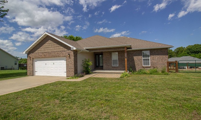 Waynesville House | Welcome to The Zen Den – Your Peaceful Retreat in Waynesville, Missouri