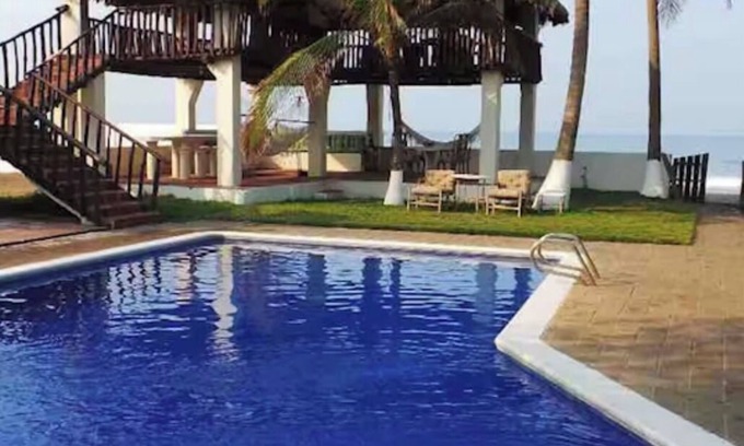 San Luis Talpa House | Welcoming 5-bedroom house with AC in Amatecampo