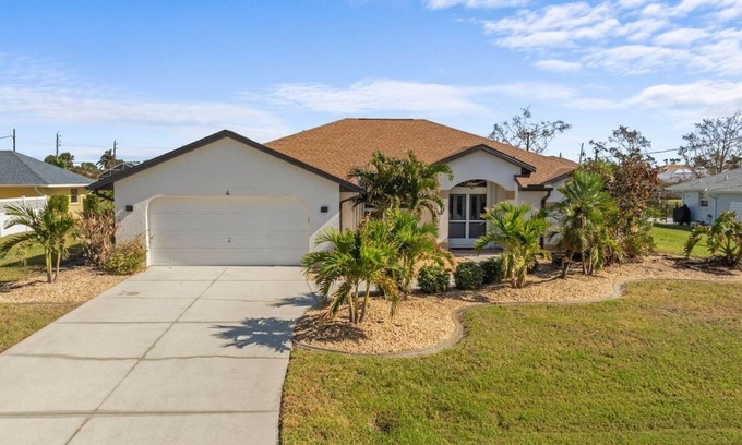 Pinehurst House | Welcoming Pool Home on Canal Short Trip to Beaches