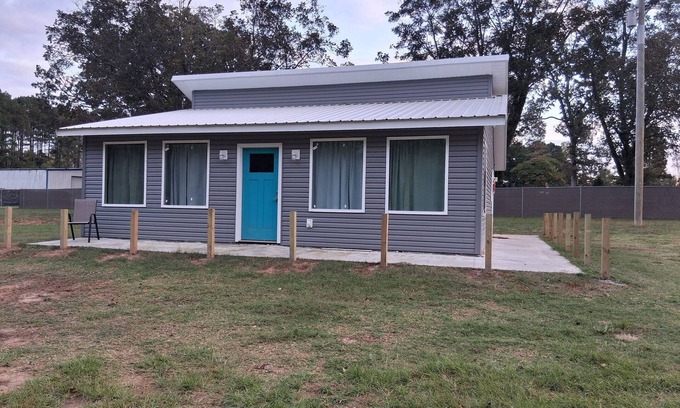 Cabot House | Well appointed house with outdoor space for kiddos to throw the ball in Cabot