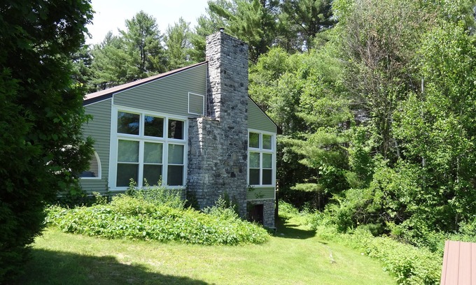 Chestertown Condo | Well maintained Adirondack Lakeside Condo. Kid & Pet Friendly