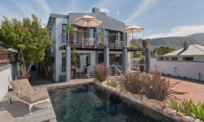 Eastcliff House | Whale Away Guest House