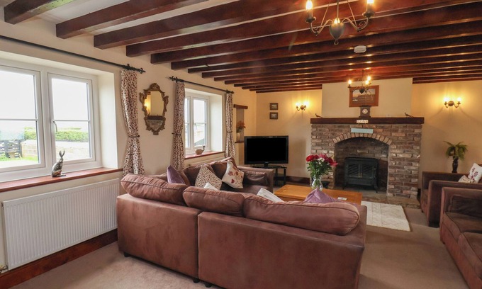 Briggswath Cottage | Whalebone Cottage at Broadings Farm