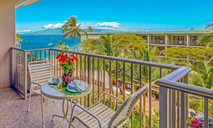 Kaanapali Condo | Whaler 6th Floor Oceanview Studio 0 Bedroom Condo by RedAwning