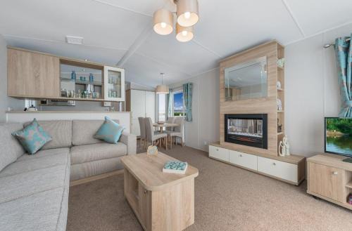 Elgin Ski Chalet | Whispering Dunes - Silver Sands Holiday Park