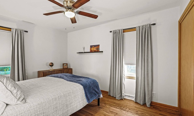 Delafield House | Whispering Pines - Downtown 3BR + Game Room & Yard