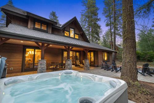 Cle Elum House | Whispering Pines Escape in Suncadia- Hot Tub, BBQ, Firepit, Fully Equipped Kitchen, Smart TVs, Hi-speed Wi-Fi
