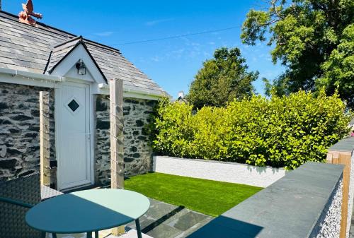 Newborough House | White Mermaid Cottage Anglesey Holidays