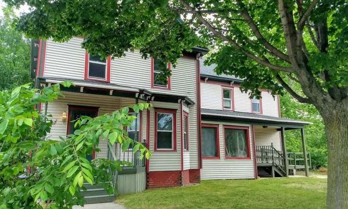 Upper Village House | White Mountains Victorian on Main Street