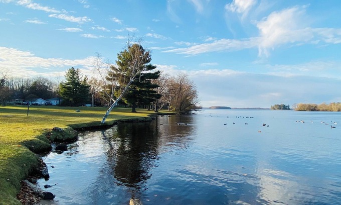 Stevens Point House | WI river, Kash Park Play & Stay, Pet friendly, fully fenced yard.