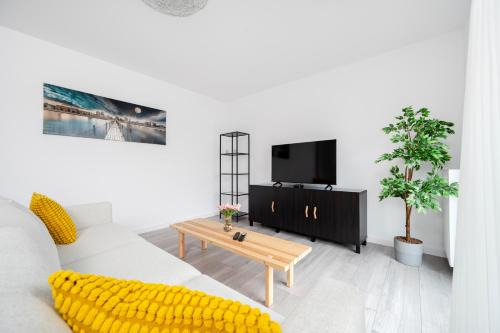 Lodz Apartment | Widzewska Prime Apartments by BookingHost