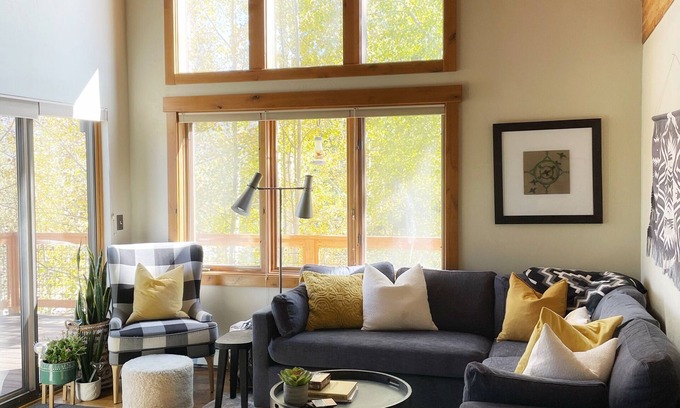 Wildernest House | Wildernest Lodge next to National Forest with kid and pet-friendly luxe interior