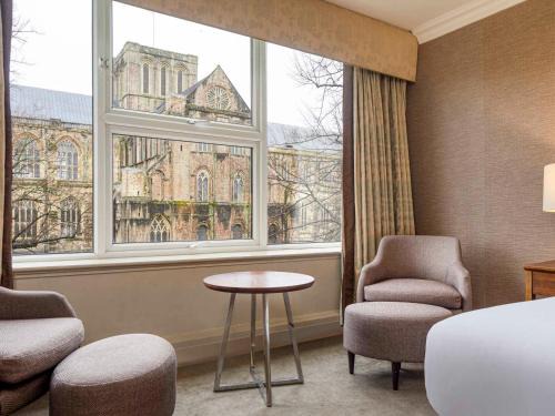 Winchester Hotel | Winchester Wessex Cathedral View By Dancenter