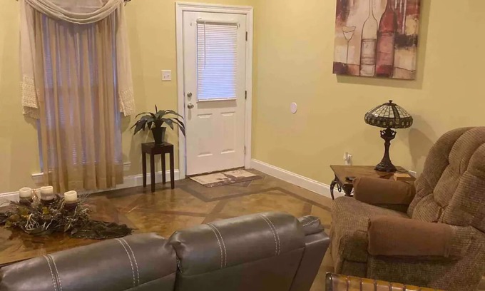Ponchatoula House | “Wine Down” in our beautiful wine themed townhome.nn