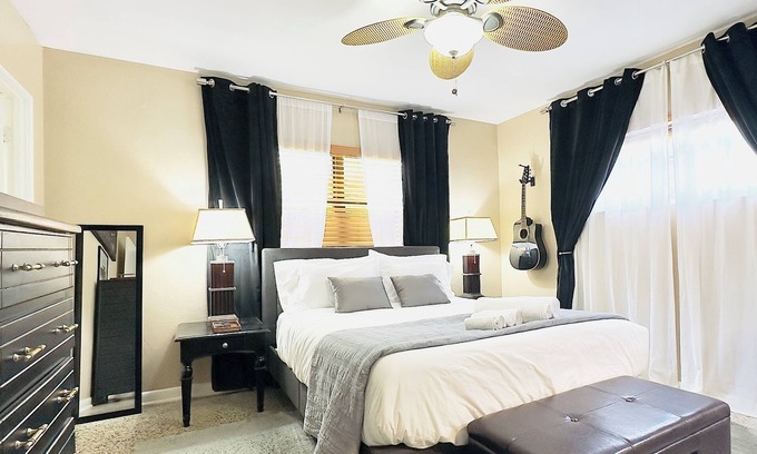 Winter Park House | Winter Park: 3B 2B Home with King Bed, Gym, & Fenced Yard