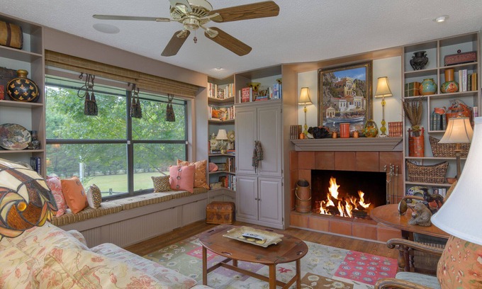 Fairview Cottage | Wintersun Cottage, Disc Golf Mecca, 2 Pvt Courses, 4 mi trails, A'ville 20 min