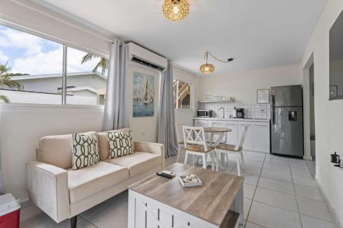 Koyari Apartment | WLR4 - 2BR near Palm Beach - White Lotus Retreat