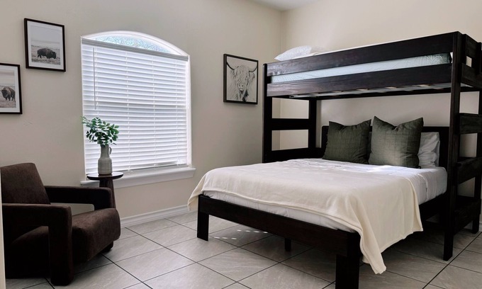 Bonanza Apartment | Wonderful 2-bedroom apartment in Laredo