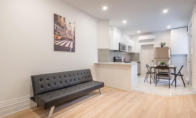 Mile End Apartment | Wonderful 4BedR in Mile-End with FREE Parking