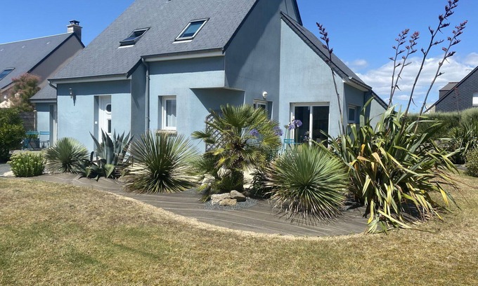 Bretteville-sur-Ay House | Wonderful private villa for 6 people with WIFI, TV, terrace and pets allowed