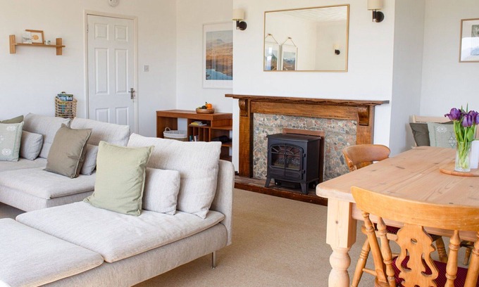 Portree House | Wonderful private villa for 4 people with WIFI, TV and patio