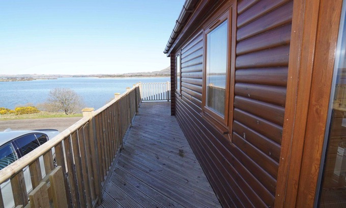 Kinross House | Wonderful private villa for 6 guests with WIFI, TV, balcony and pets allowed