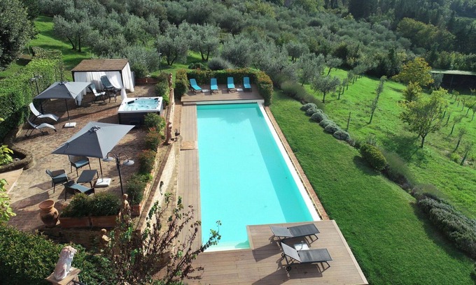 Certaldo Villa | Wonderful private villa with private pool, WIFI, hot tub, A/C, TV, patio, close to San Gimignano