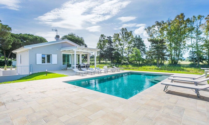 Bibbona House | Wonderful private villa for 8 guests with A/C, private pool, WIFI, TV, terrace and pets allowed