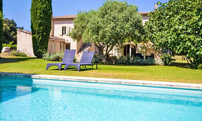 Cucuron House | Wonderful private villa for 9 guests with WIFI, private pool, TV and terrace
