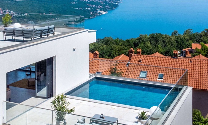 Bregi Villa | Wonderful private villa for 10 people with private pool, WIFI, A/C, TV, terrace and pets allowed