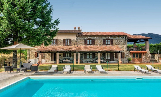 Camporgiano Villa | Wonderful villa for 8 guests with private pool, WIFI, TV and pets allowed