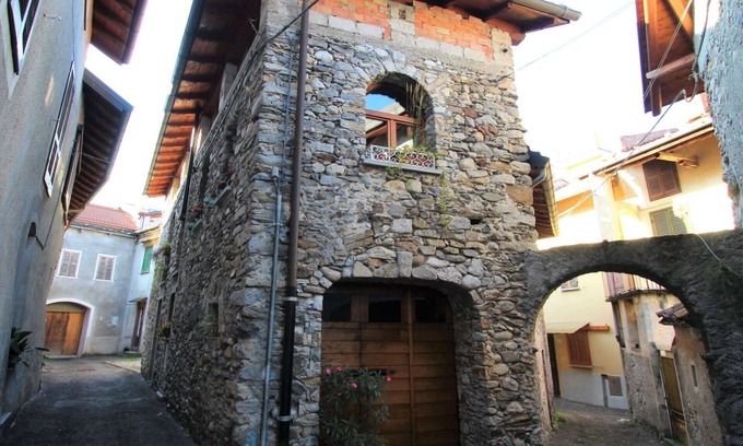 Castelveccana House | Wonderful villa for 4 guests with TV