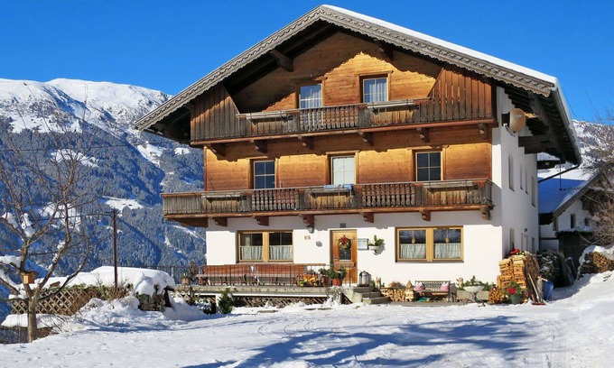 Hainzenberg Villa | Wonderful villa for 7 people with WIFI, TV and balcony