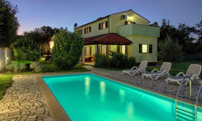 Pavicini Villa | Wonderful villa Fuma with pool near the beach, big kids playground