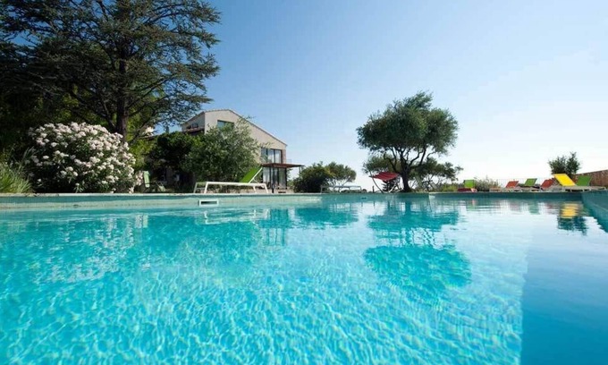 Tavel Villa | Wonderful villa with an extraordinary view in the heart of Provence