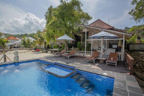 Ceningan Island Resort | Wooden Beach Sunset Cottages