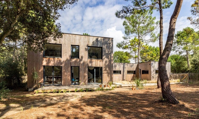 Notre-Dame-de-Monts House | Wooden house, forest edge, 10 min walk to the beach