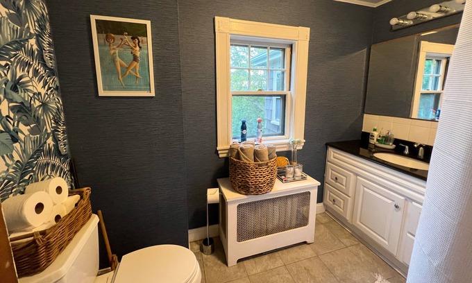 Woods Hole House | Woods Hole Retreat. Short walk to town and beach.