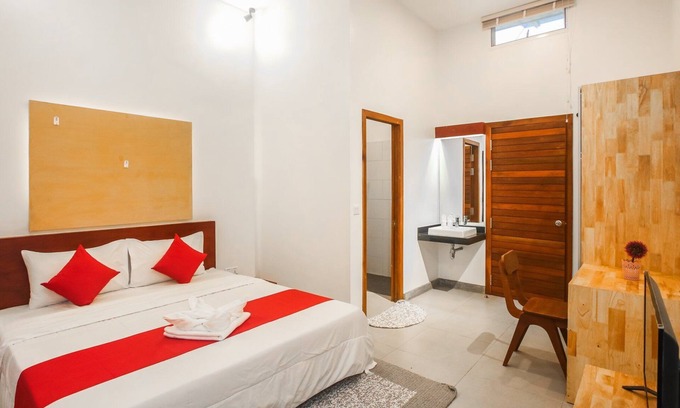Siem Reap Apartment | Work-Friendly Studio Apartment + stable Wi-Fi in peaceful residential area