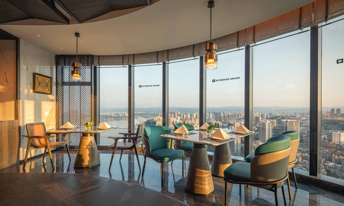Yichang Hotel | Wyndham Grand Yichang Riverside