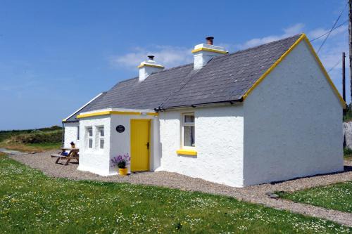 Lisdoonvarna House | Yellow Cottage, Doolin