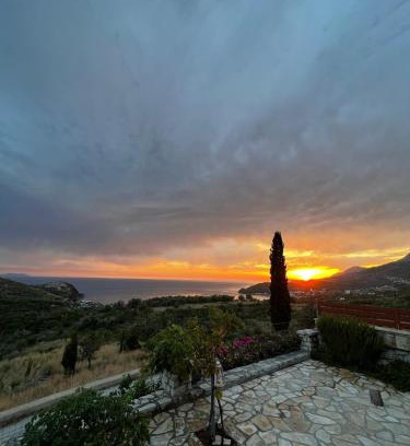 Himare Apartment | Yiannis & Victoria Villa