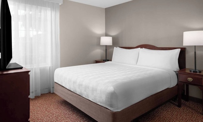 East Lake Hills Hotel | You Found it! Spacious 1BR Suite w/Separate Living Area, Free Breakfast!
