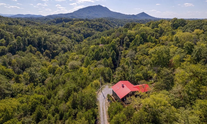 Sevierville Cottage | You’ll Need Your Poker Face For This Game Room