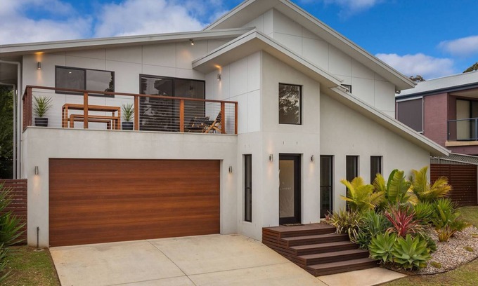 Long Beach House | Your Home Away From Home